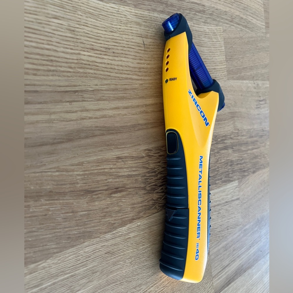 Stud finder Zircon MetalliScanner m40- Handheld Electronic Metal Detector EUC - Picture 4 of 7